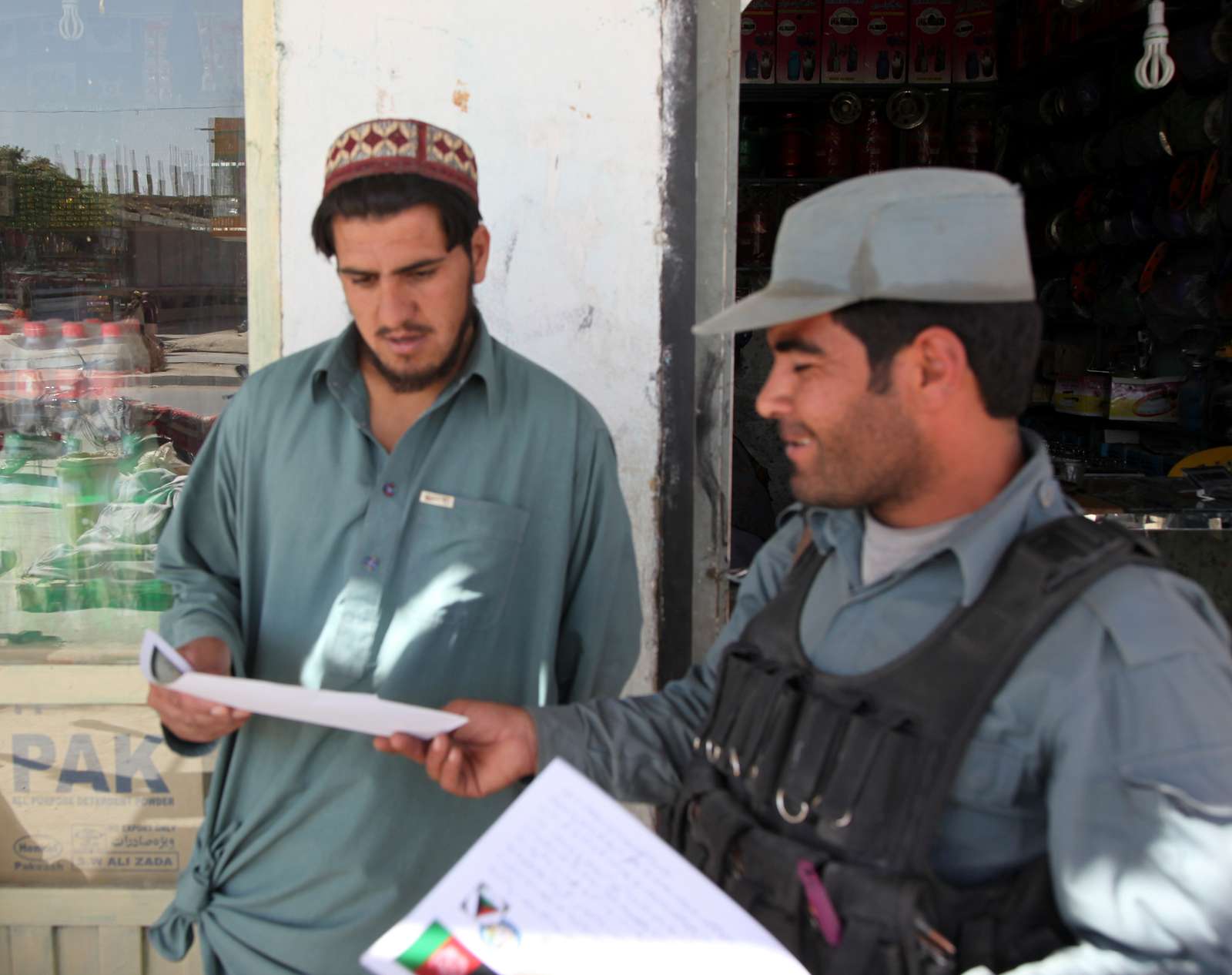 afghan-uniformed-policemen-