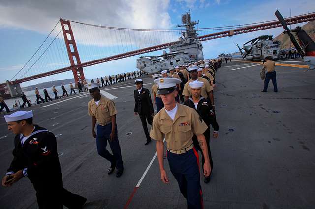 DVIDS - Images - Nimitz Sailors Pose For Photo With Team Mascot