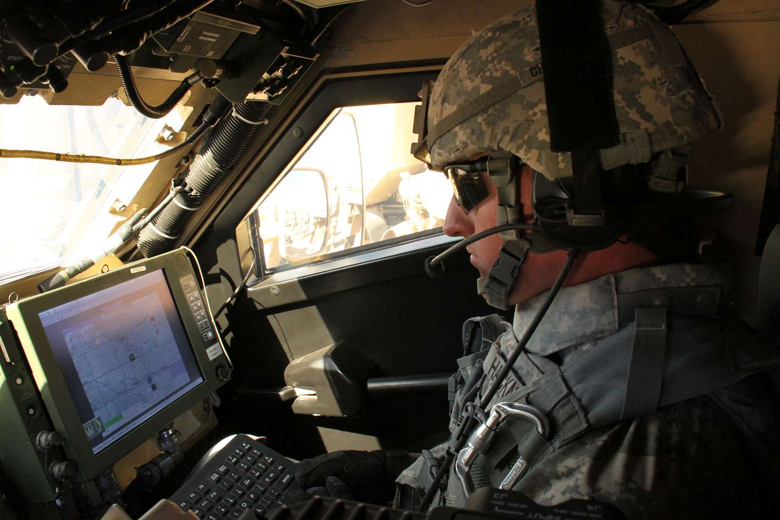 A 2nd Brigade, 1st Armored Division soldier demonstrates - NARA & DVIDS ...