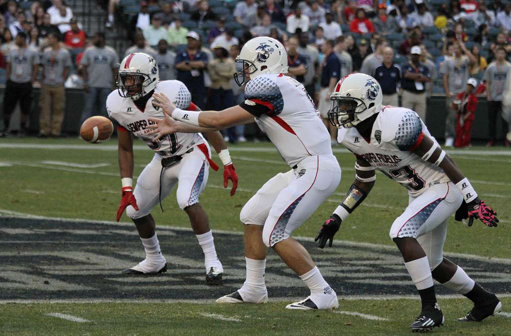 DVIDS - Images - U.S. Navy Recruiter competes in Women's Football