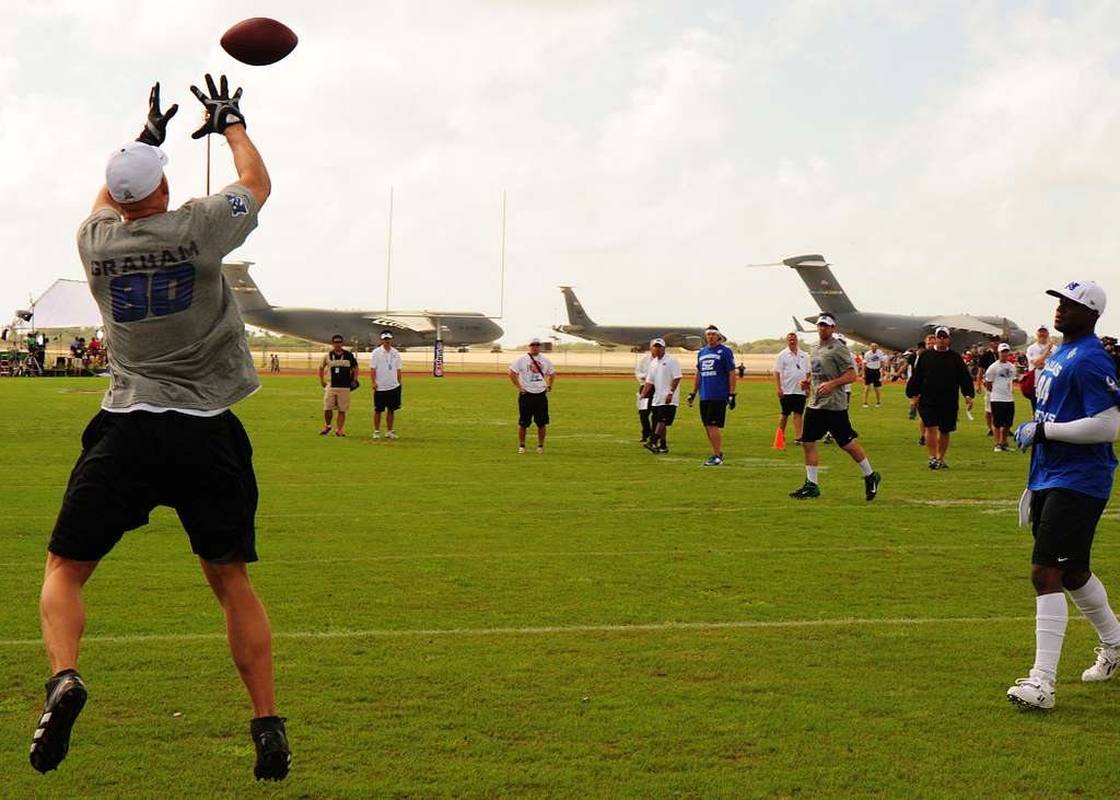 Football star Jimmy Graham - Northwest Helicopters Inc.