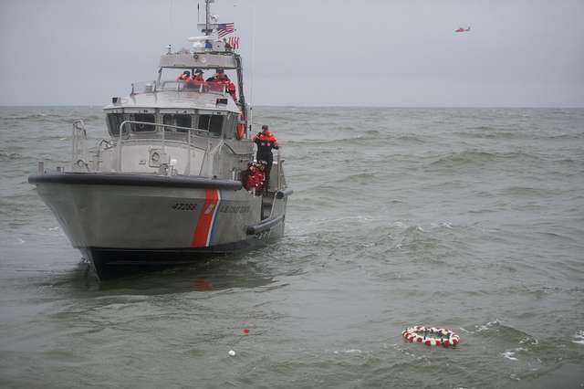 47-foot motor life boat, US Coast Guard Photo - PICRYL - Public