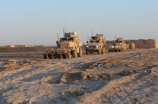 Marines with the 2nd Battalion 11th Marines Headquarters - NARA & DVIDS ...