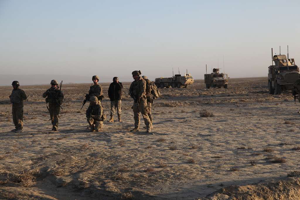 U.S. Army soldiers of B Company, 3rd Battalion, 66th - NARA & DVIDS ...