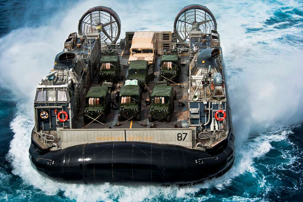 A landing craft air cushion approaches the well deck - NARA & DVIDS ...