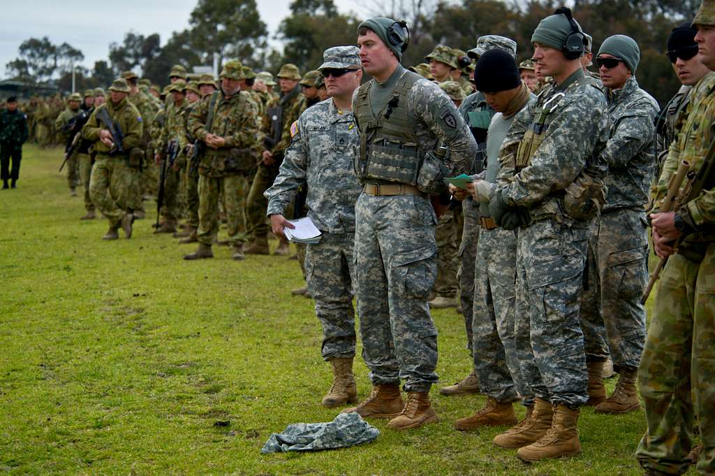 U.S. Army Soldiers From 2nd Brigade, 25th Infantry - PICRYL Public ...