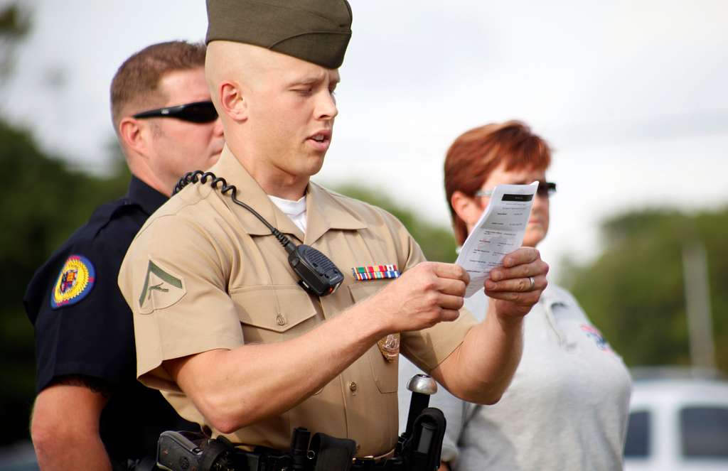 Маршал регистрация. Deputy u.s. Marshal Derek Hotsinpiller.