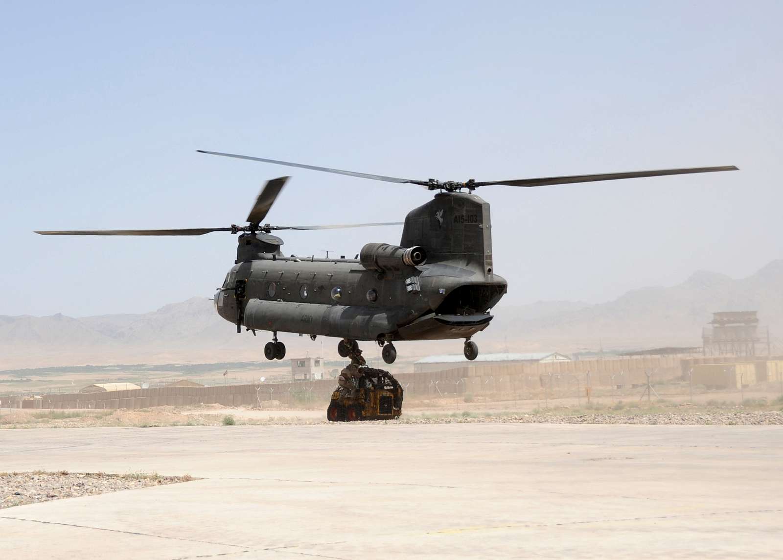 An Australian army CH-47 Chinook Helicopter lifts a - NARA & DVIDS ...