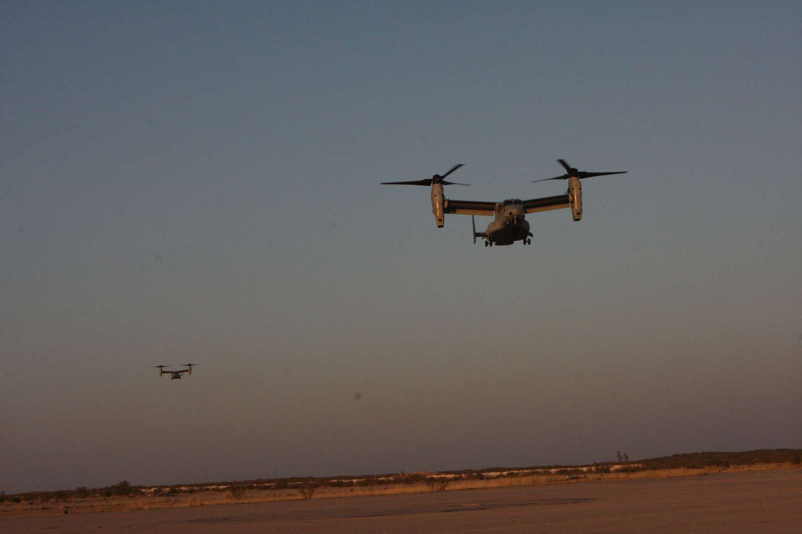 Two MV-22B Ospreys With Marine Medium Tiltrotor Squadron - NARA & DVIDS ...