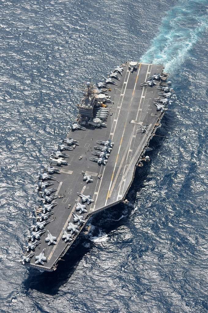 The Nimitz-class aircraft carrier USS Abraham Lincoln - PICRYL Public ...