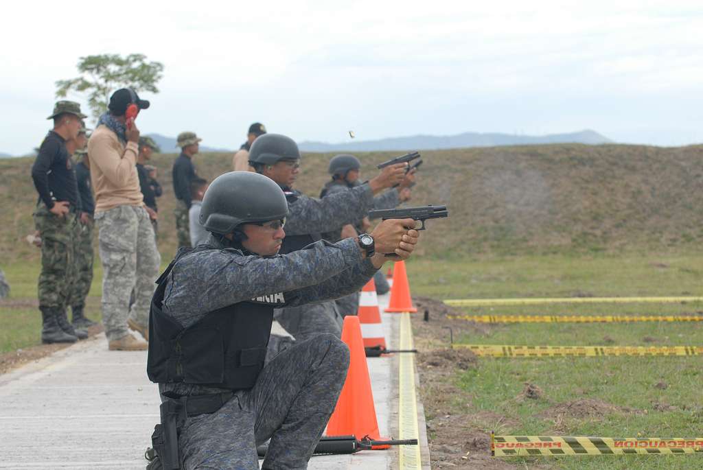 A Panamanian Special Operations Forces Member Participates - Nara 