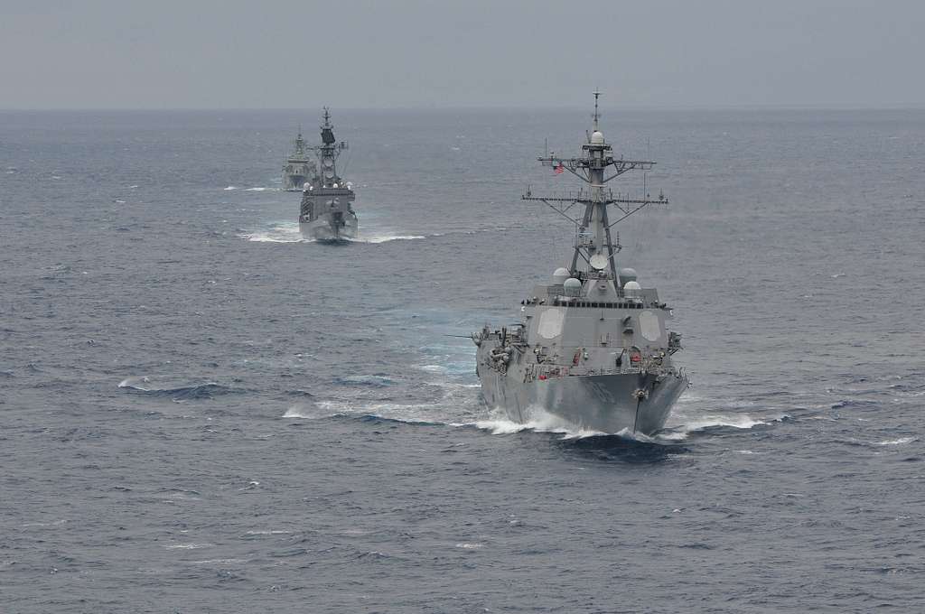 The Arleigh Burke-class guided-missile destroyer USS - PICRYL Public ...