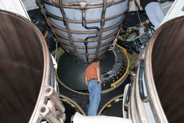 KENNEDY SPACE CENTER, FLA. -- In Orbiter Processing Facility bay 2, the ...