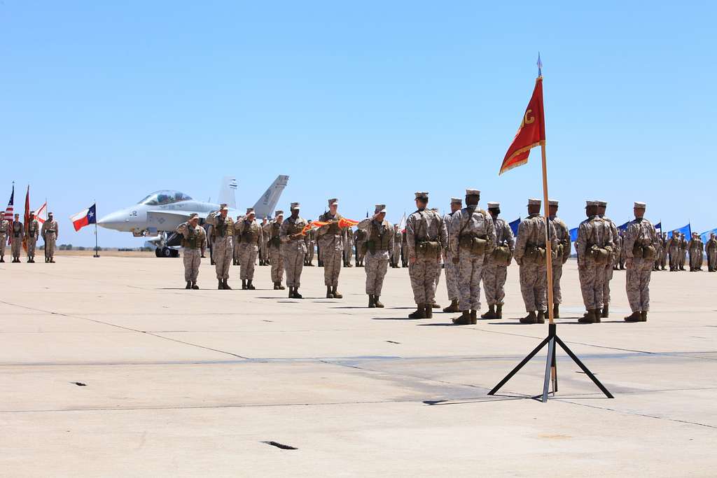 DVIDS - Images - Padres Visit 3rd MAW Marines at Miramar [Image 2