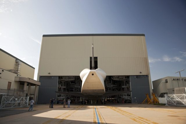 CAPE CANAVERAL, Fla. – Space shuttle Atlantis’ arrival at the Kennedy ...