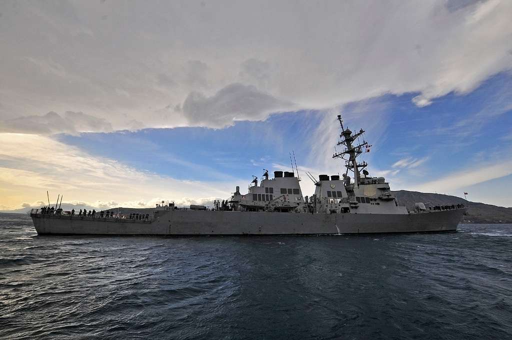 Ddg 58 laboon. Эсминец Чхве ён. Ракетный эсминец Франции. Корабли в черном море. Эсминец Лабун.