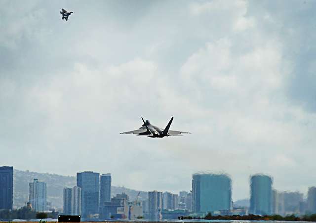 Hickam hosts Official NFL Pro Bowl Practice > 15th Wing > Article Display