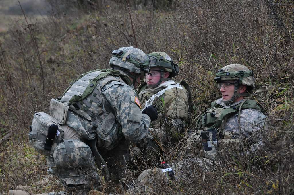 A U.S. Army soldier from the 370th Engineer Company - NARA & DVIDS ...