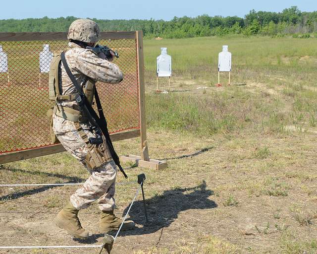 U.S. Marine Corps Lt. Col. Mark Mackey sights in using - NARA & DVIDS ...