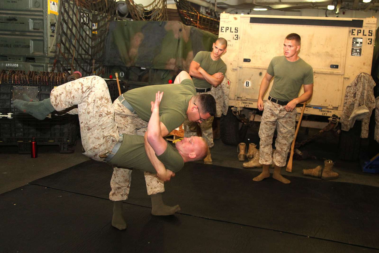 Marines assigned Battalion Landing Team 3/5, 15th Marine - NARA & DVIDS ...