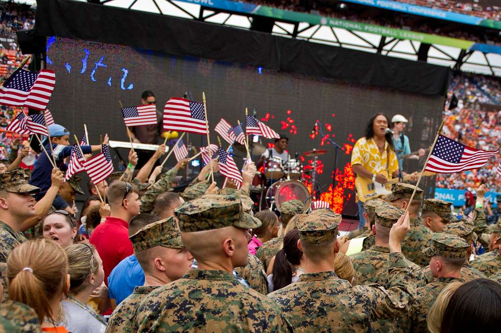 DVIDS - Images - The NFL pays tribute to military service members during  the 2012 Pro Bowl [Image 10 of 23]