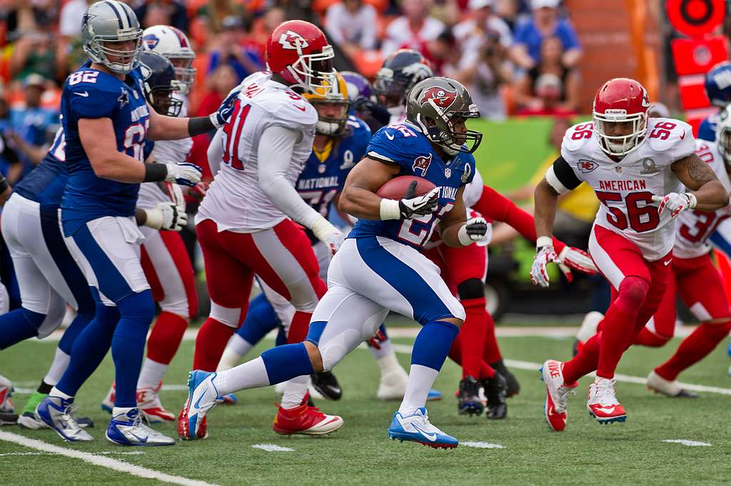 DVIDS - Images - The NFL pays tribute to military service members during  the 2012 Pro Bowl [Image 10 of 23]