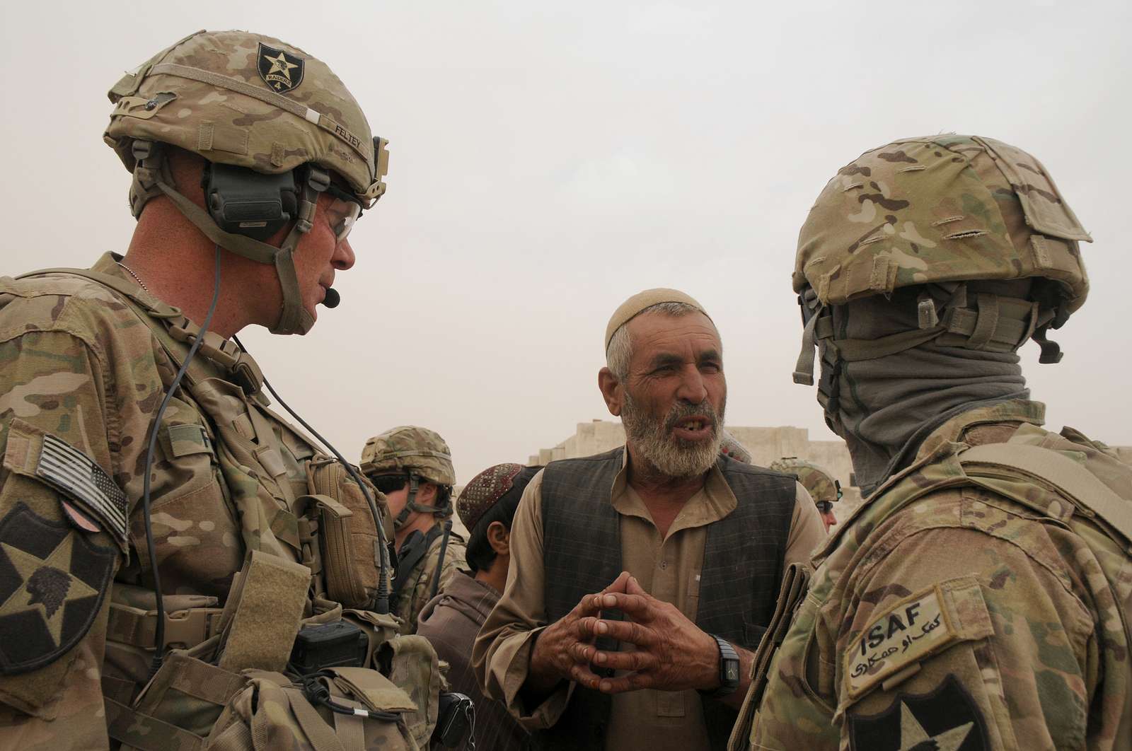 U.S. Army Lt. Col. Thomas M. Feltey (left) Commander - NARA & DVIDS ...