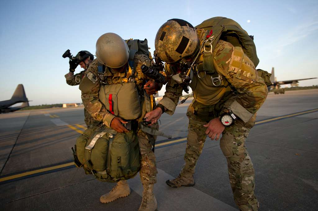 DVIDS - Images - Static line jump [Image 7 of 7]