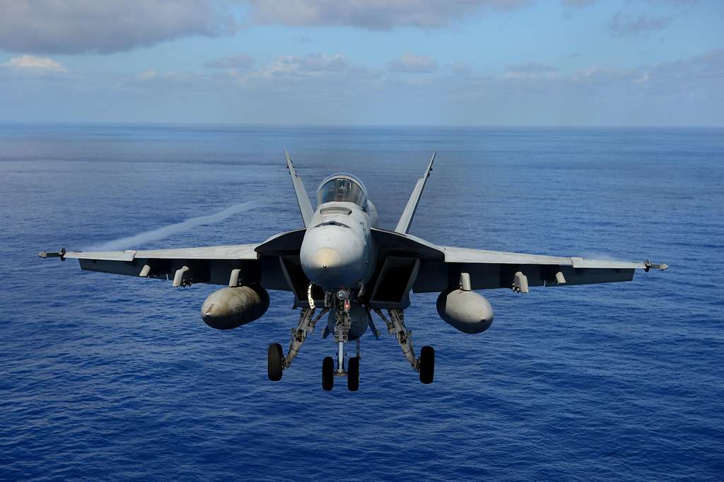 An F/A-18E Super Hornet from the Tophatters of Strike - NARA & DVIDS ...