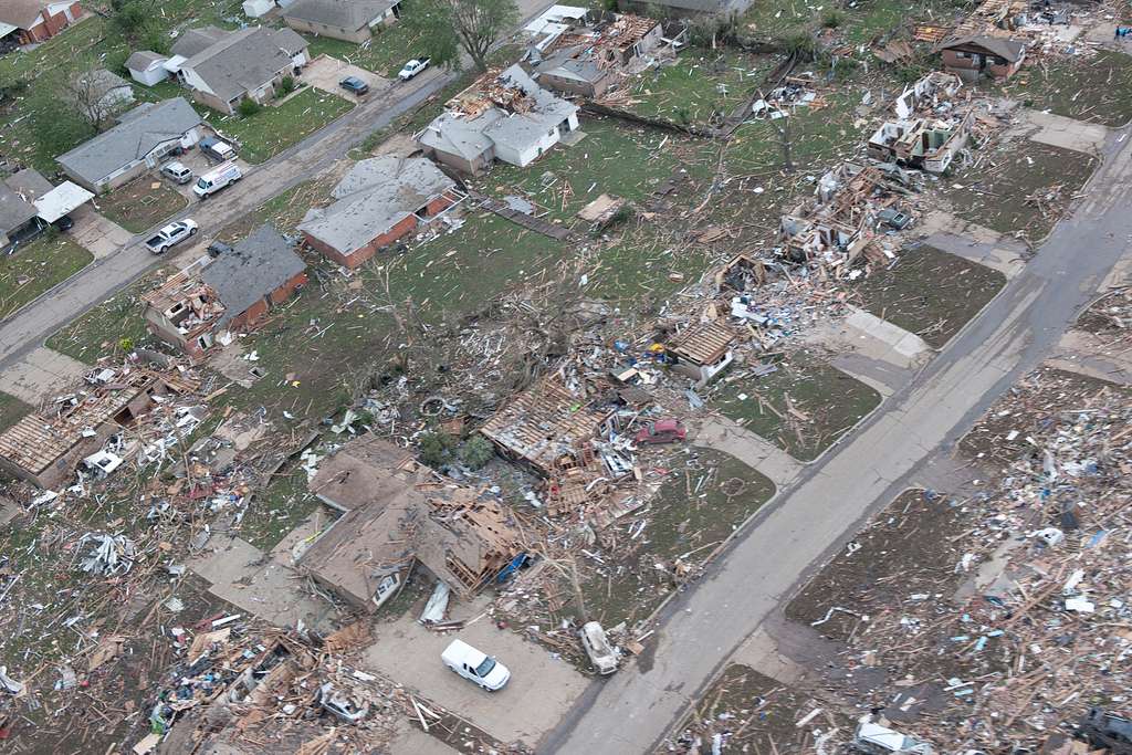 Im Bild ein Überflug von Tornadoschäden aus dem Mai - U.S. National ...