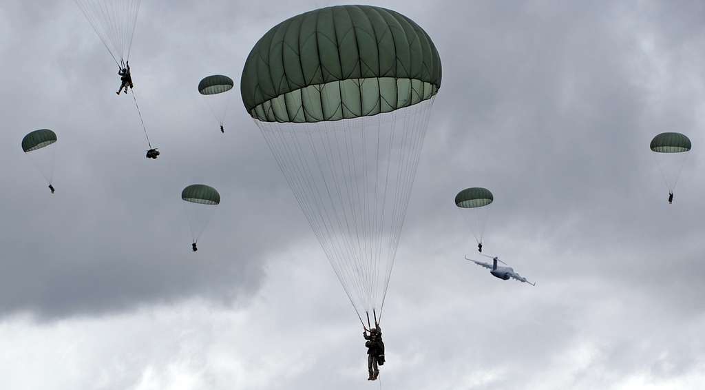 Paratroopers jump from a C-17 Globemaster III over - PICRYL Public ...