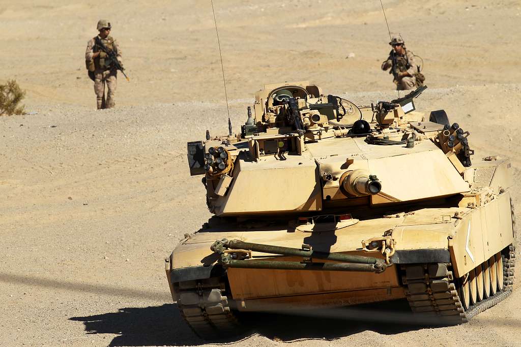 An M1A1 Abrams Tank, manned by Australian Army soldiers - NARA & DVIDS ...