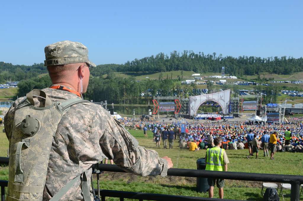 DVIDS - Images - Sgt. Jonathan Wolford Checks on the Crew