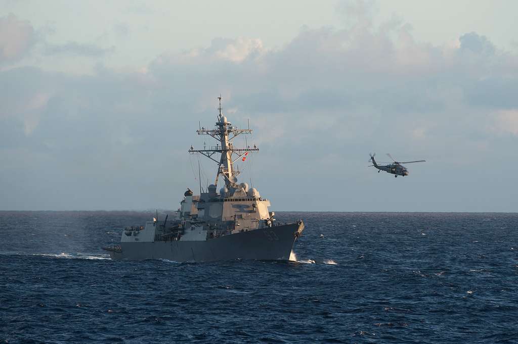 The guided-missile destroyer USS Chung-Hoon (DDG 93) - PICRYL - Public ...