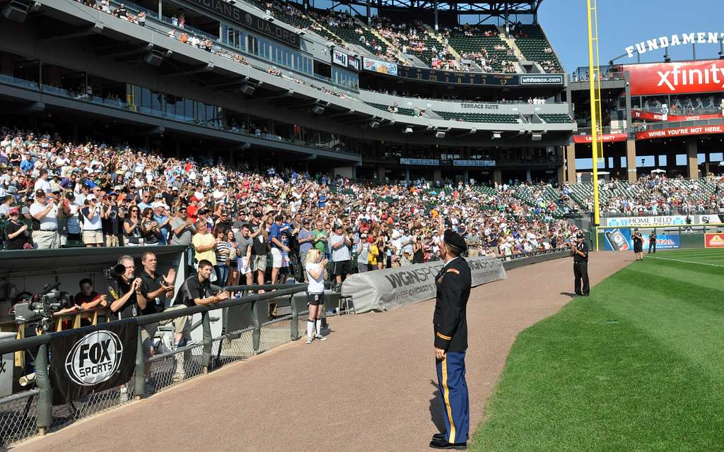 Soldier is honored in front of thousands at Chicago White Sox home