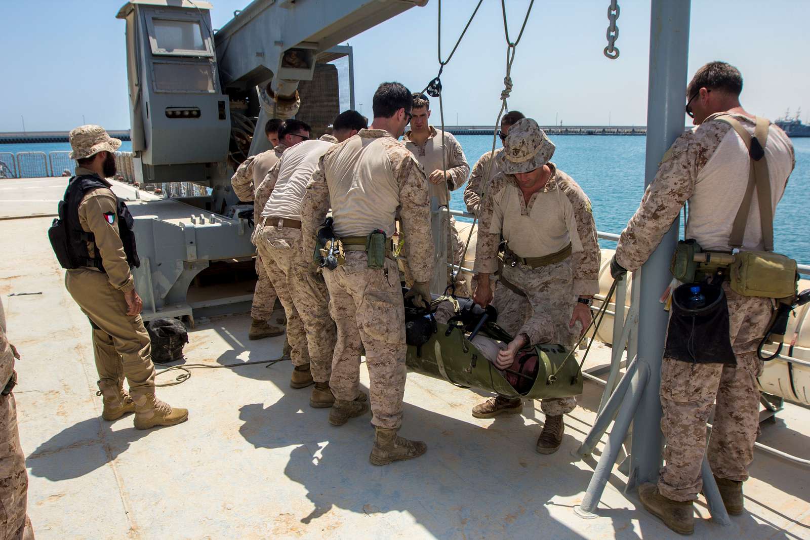 A U.S. Marine and a Special Amphibious Reconnaissance - NARA & DVIDS ...