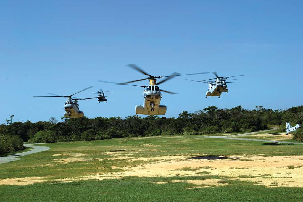 CH-46E Sea Knight helicopters practice landing and - PICRYL - Public ...