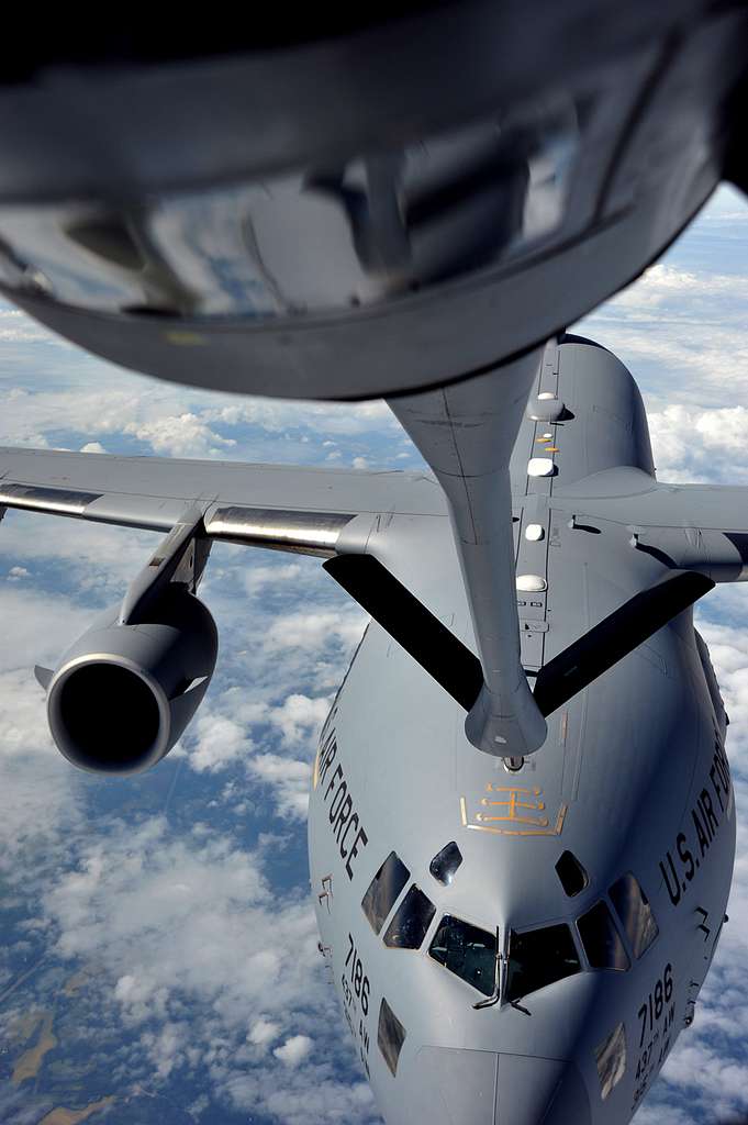 A C-17 Globemaster III from the 437th Airlift Wing, - NARA & DVIDS ...