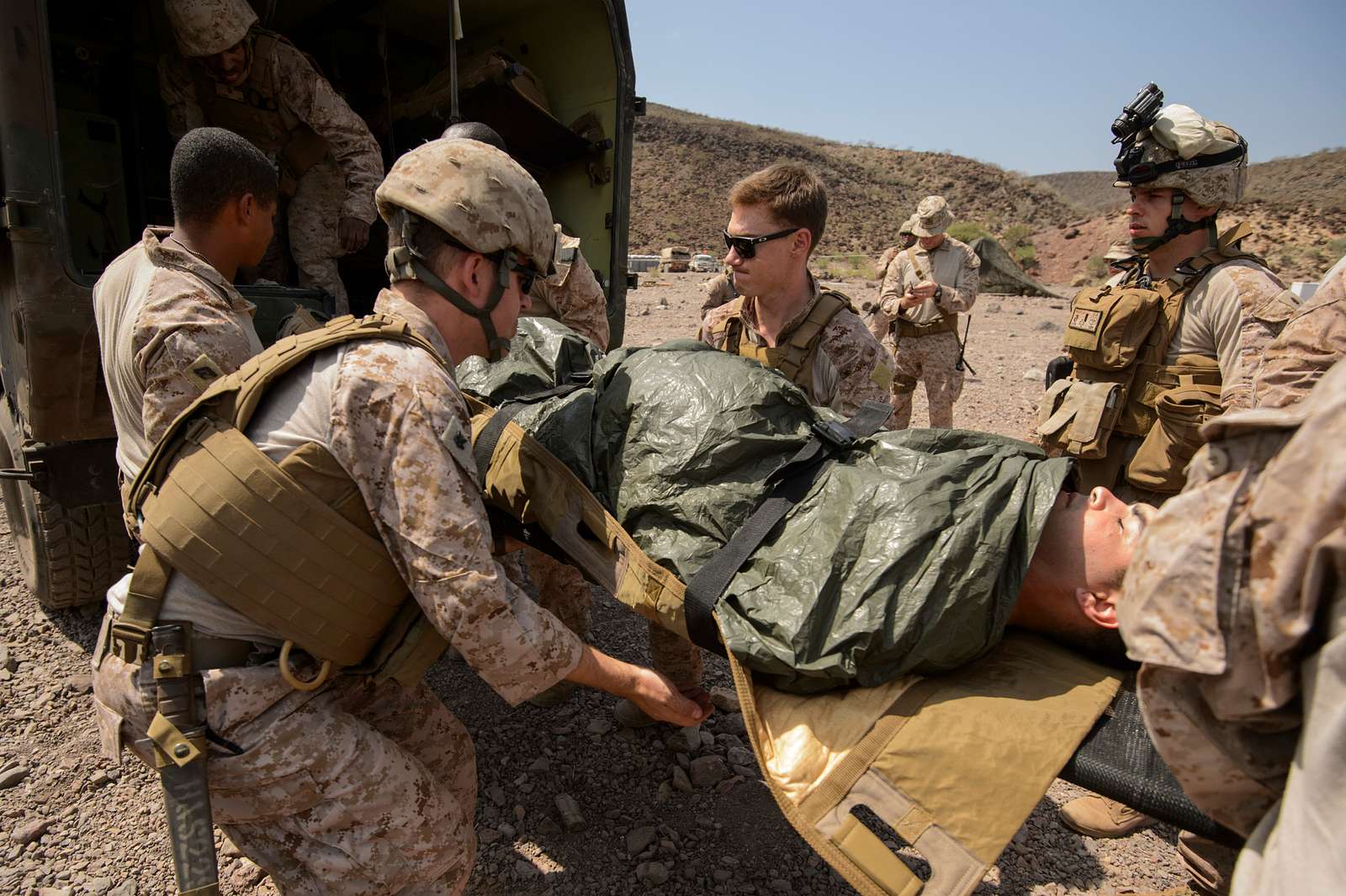 U.S. Marines and Navy Hospital Corpsmen with the 13th - NARA & DVIDS ...