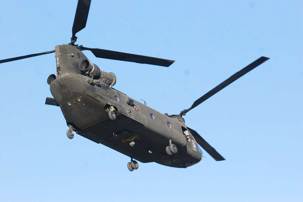 A CH-47 Chinook helicopter from 3rd Battalion (General - NARA & DVIDS ...