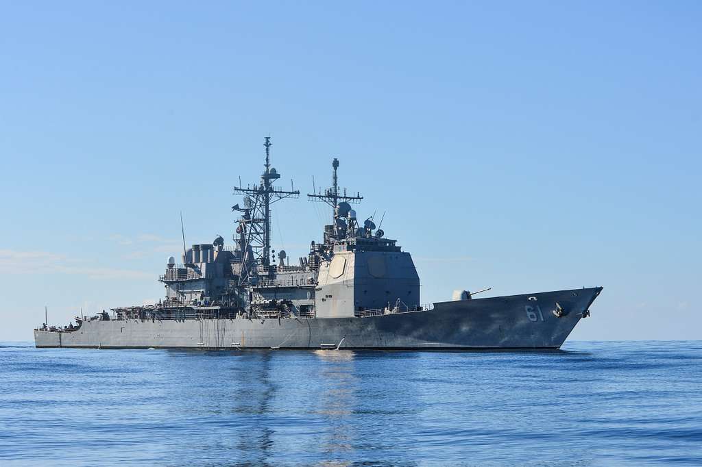 The guided-missile cruiser USS Monterey (CG 61) transits - NARA & DVIDS ...