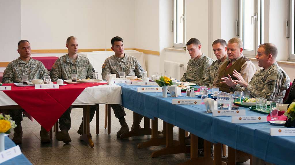 DVIDS - Images - US Soldiers meet Chicago Cubs mascot at Camp