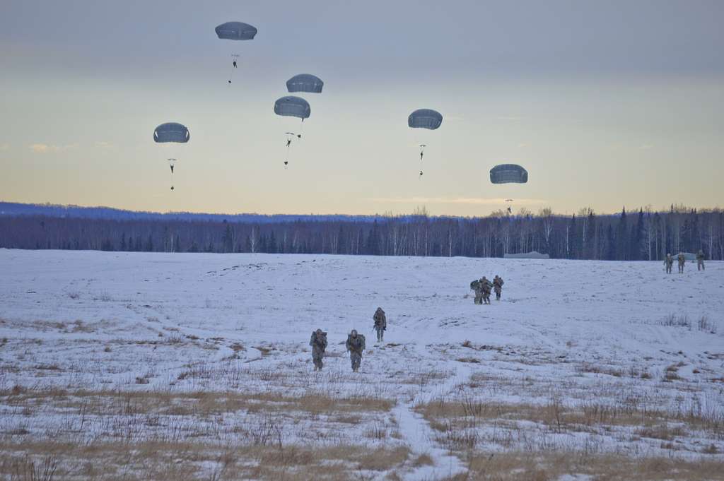 Spartan paratroopers land on Malemute Drop Zone at - PICRYL - Public ...