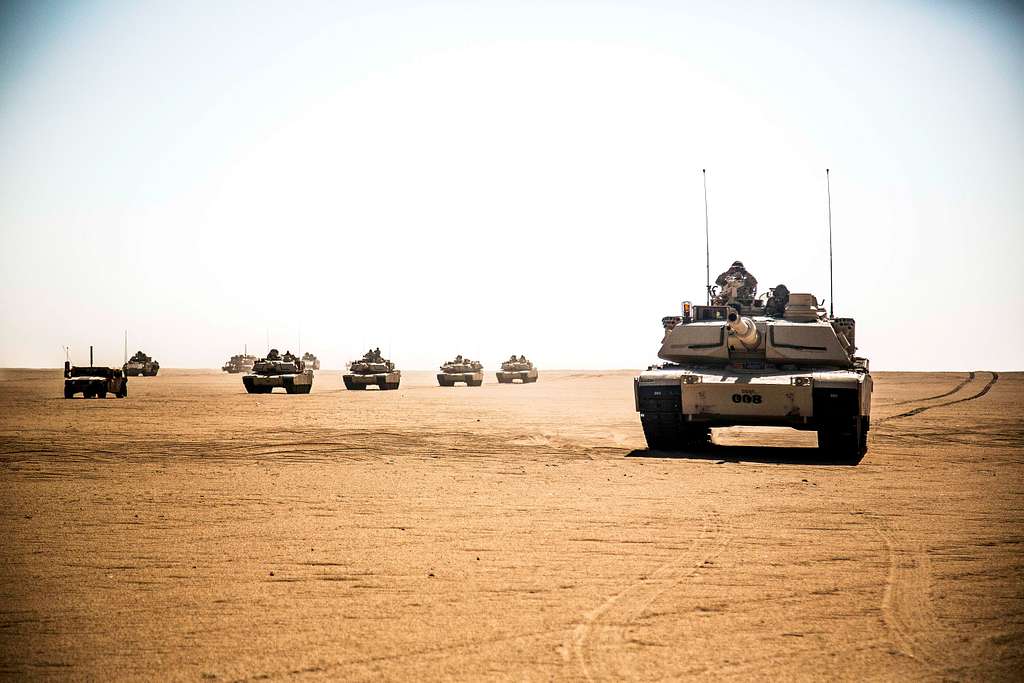 A joint force of Kuwaiti M1A2 Abrams Main Battle Tanks - NARA & DVIDS ...