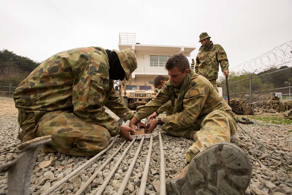 Royal Australian Army Soldiers With 2nd Combat Engineer - Nara & Dvids 