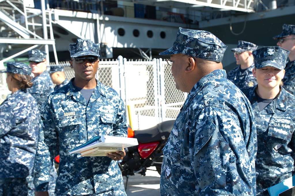 U.s. Sailors Arrive At The Uss Midway Museum In San - Picryl - Public 