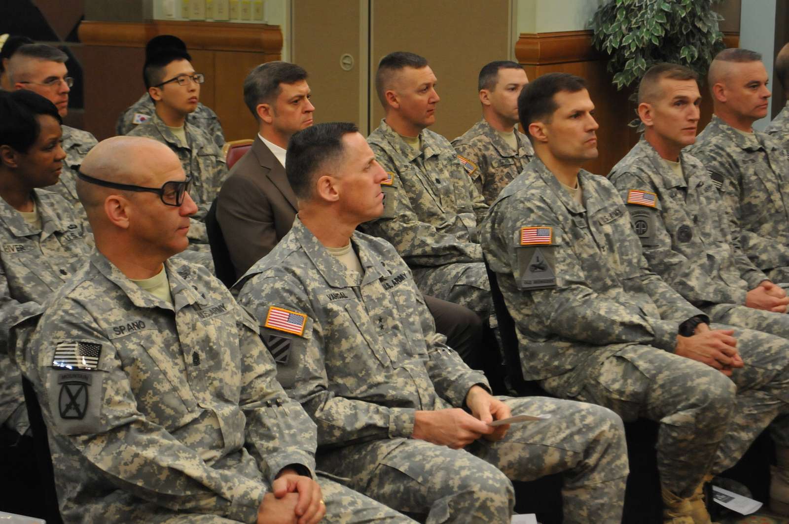 Soldiers from 210th Field Artillery Brigade, 2nd Infantry - NARA ...