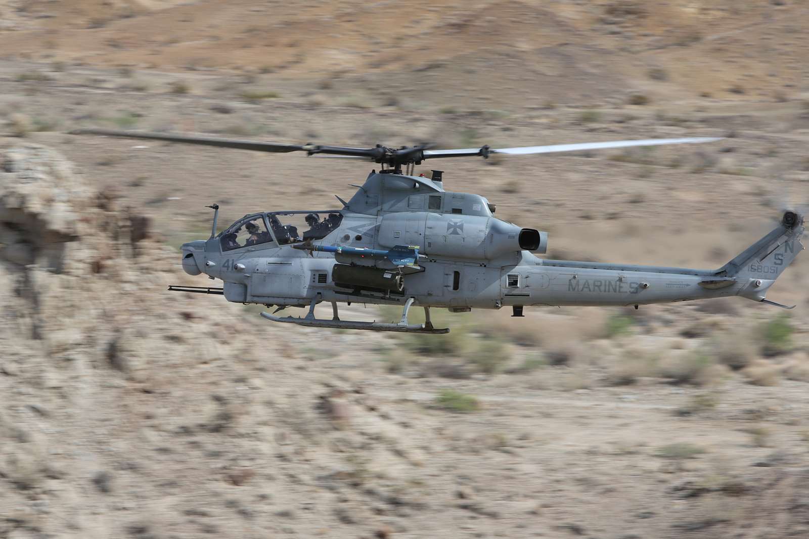 A U.S. Marine Corps AH-1Z Super Cobra helicopter - NARA & DVIDS Public ...