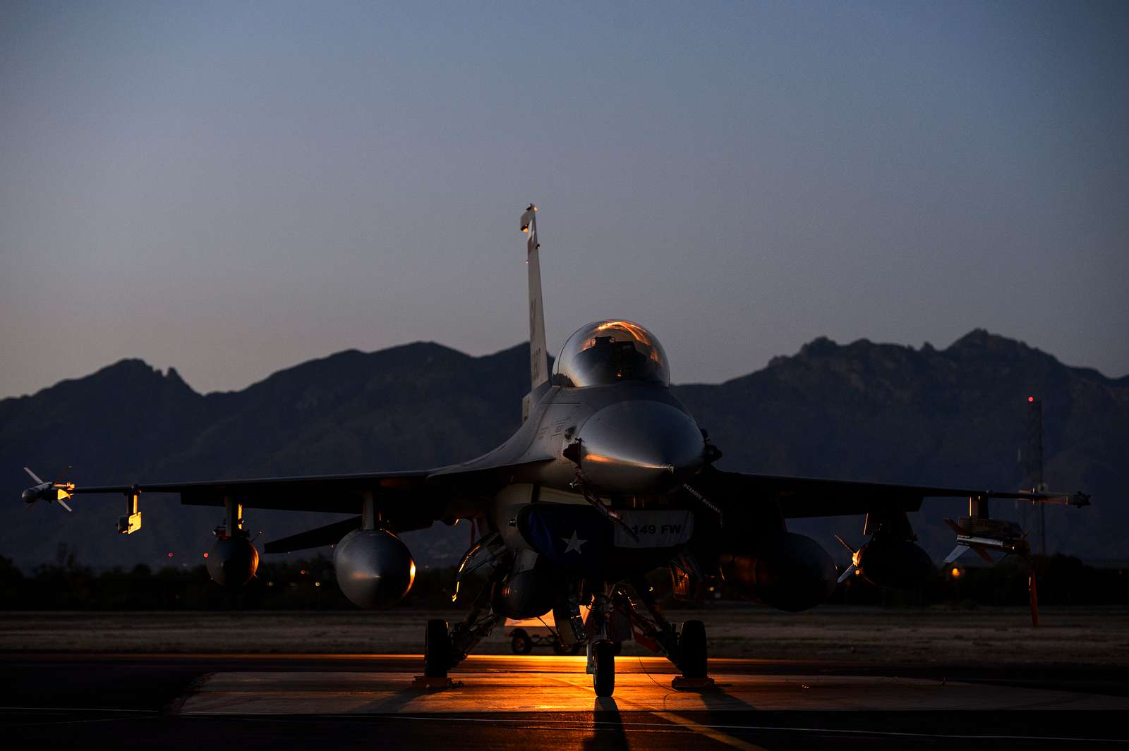 An F-16D Fighting Falcon, 182nd Fighter Squadron, Sits - NARA & DVIDS ...