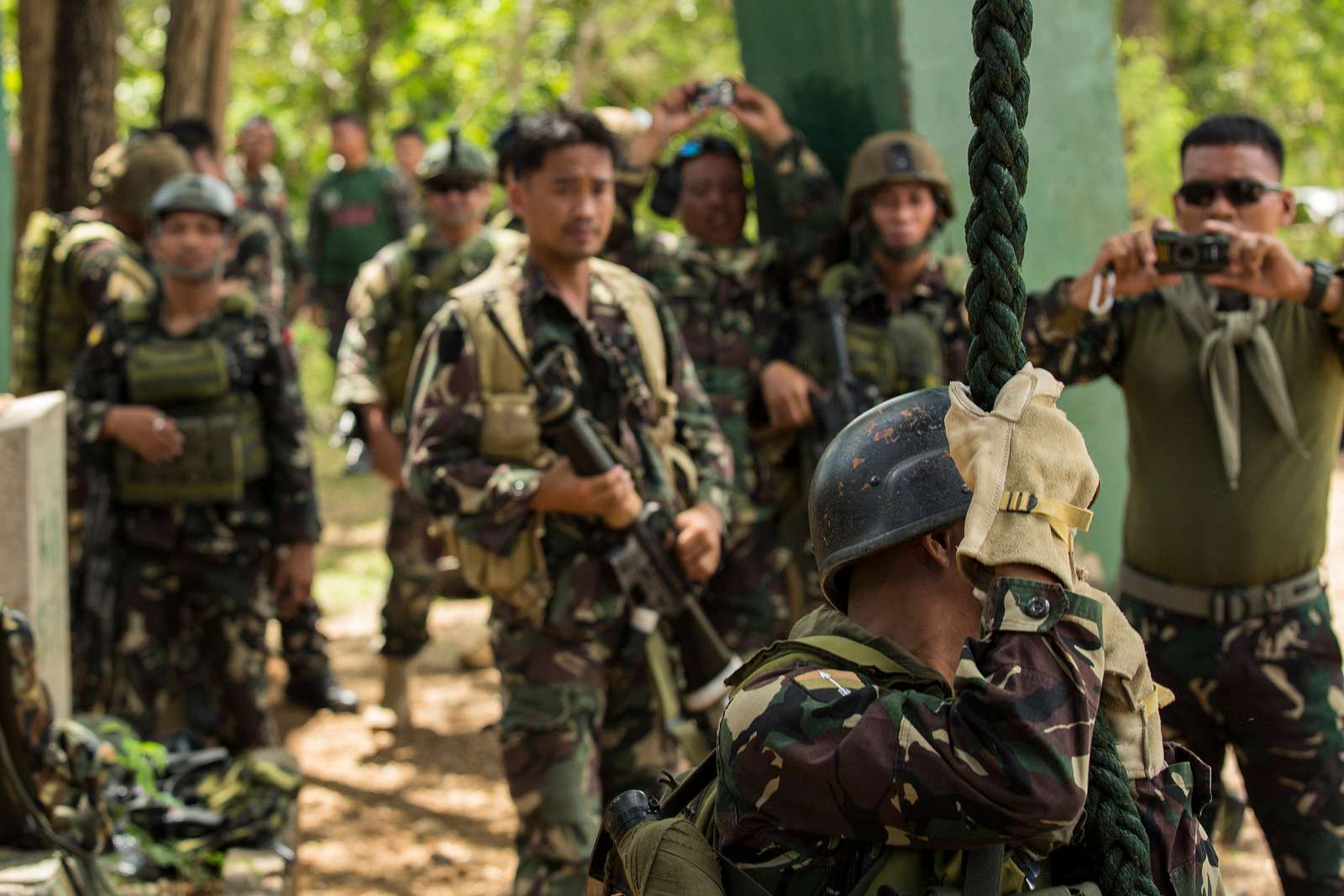 A Philippine Special Operations Forces Soldier demonstrates - NARA ...